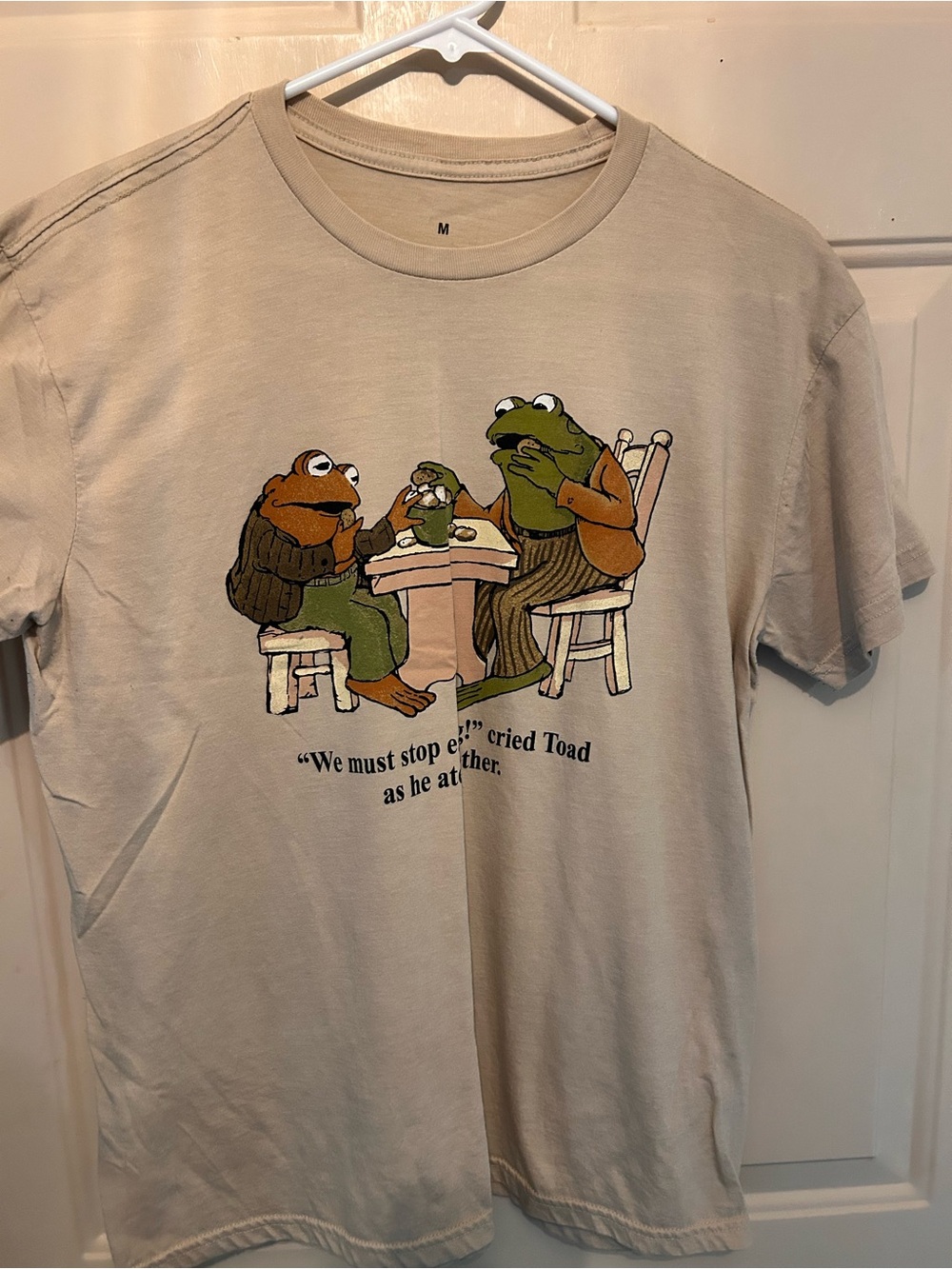 Vintage-Inspired Beige Frog Family Graphic Tee
